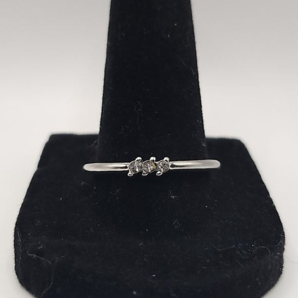 Minimalist Ring‎ With Three Stones Size 9 (NWOT)